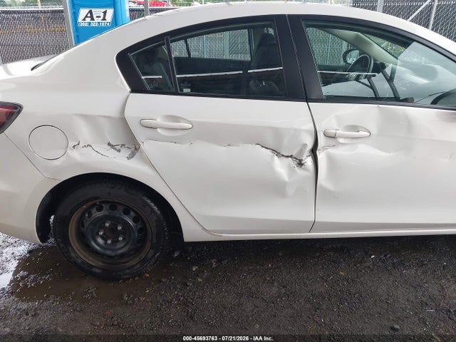 2013 Mazda Mazda3 I Sport მანქანა იყიდება აუქციონზე, vin: JM1BL1UP5D1800614, აუქციონის ნომერი: 45693763
