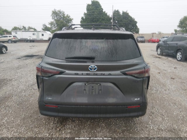 Toyota SIENNA XLE 2025 5TDJRKEC2SS248100 Image 16
