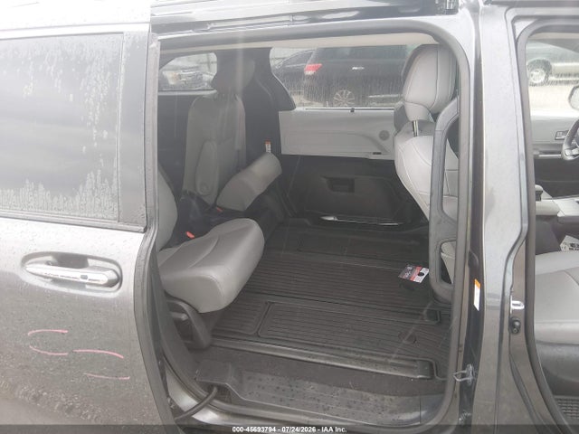 Toyota SIENNA XLE 2025 5TDJRKEC2SS248100 Image 8