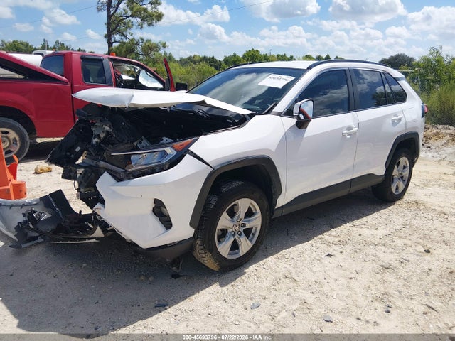 45693796 :رقم المزاد ، 2T3W1RFV2MW142950 vin ، 2021 Toyota Rav4 Xle مزاد بيع