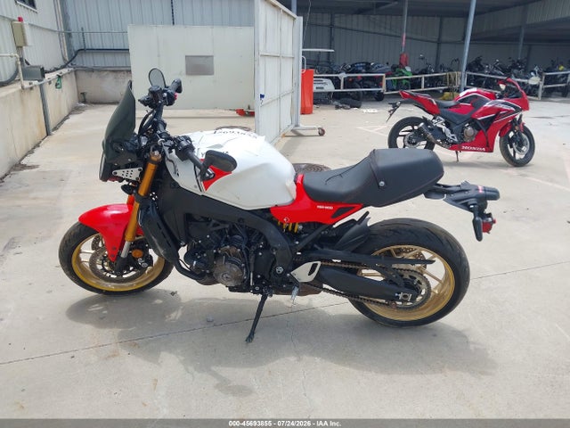 45693855 :رقم المزاد ، JYARN80E8RA003203 vin ، 2024 Yamaha Mtm890 مزاد بيع