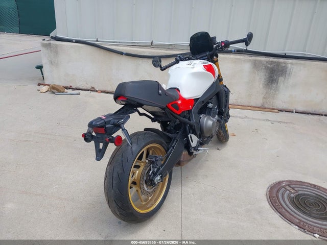 45693855 :رقم المزاد ، JYARN80E8RA003203 vin ، 2024 Yamaha Mtm890 مزاد بيع
