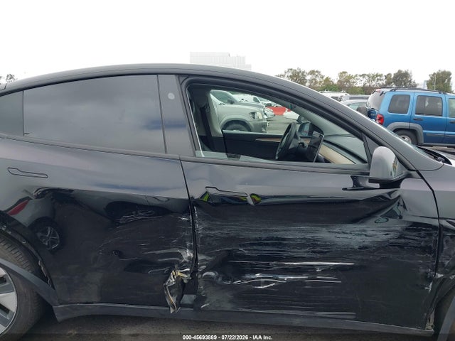 45693889 :رقم المزاد ، 7SAYGAEE8RF983066 vin ، 2024 Tesla Model Y Long Range Dual Motor All-wheel Drive مزاد بيع