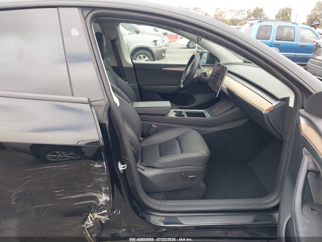 45693889 :رقم المزاد ، 7SAYGAEE8RF983066 vin ، 2024 Tesla Model Y Long Range Dual Motor All-wheel Drive مزاد بيع