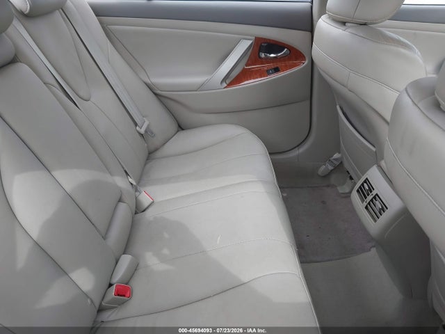 2010 Toyota Camry Hybrid მანქანა იყიდება აუქციონზე, vin: 4T1BB3EK7AU117319, აუქციონის ნომერი: 45694093