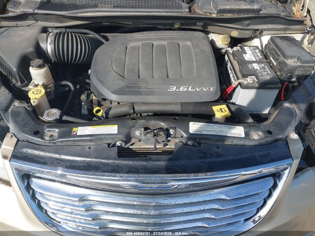 Продажа на аукционе авто 2011 Chrysler Town & Country Touring-l, vin: 2A4RR8DG5BR758129, номер лота: 45694101