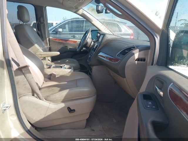 Продажа на аукционе авто 2011 Chrysler Town & Country Touring-l, vin: 2A4RR8DG5BR758129, номер лота: 45694101
