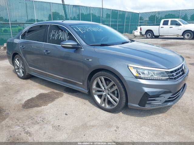 2017 Volkswagen Passat 1.8t R-line მანქანა იყიდება აუქციონზე, vin: 1VWDT7A37HC083184, აუქციონის ნომერი: 45694116