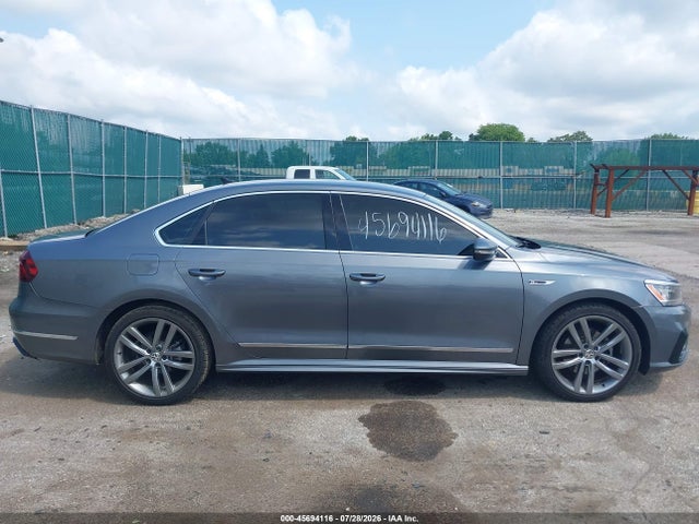 Продаж на аукціоні авто 2017 Volkswagen Passat 1.8t R-line, vin: 1VWDT7A37HC083184, номер лоту: 45694116