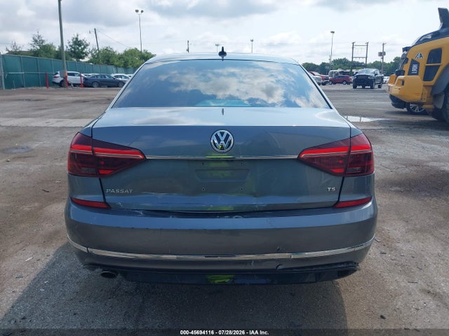 Продаж на аукціоні авто 2017 Volkswagen Passat 1.8t R-line, vin: 1VWDT7A37HC083184, номер лоту: 45694116