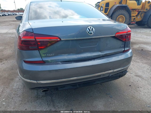 Продаж на аукціоні авто 2017 Volkswagen Passat 1.8t R-line, vin: 1VWDT7A37HC083184, номер лоту: 45694116