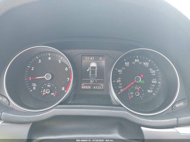 Продаж на аукціоні авто 2017 Volkswagen Passat 1.8t R-line, vin: 1VWDT7A37HC083184, номер лоту: 45694116