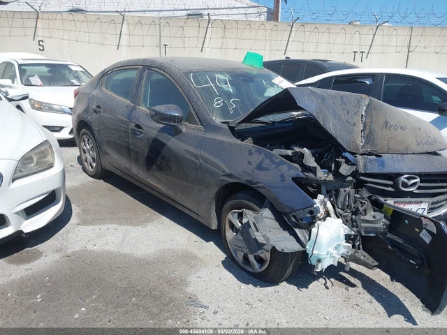 Продаж на аукціоні авто 2018 Mazda Mazda3 Sport, vin: 3MZBN1U72JM230559, номер лоту: 45694189