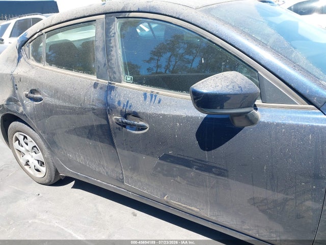 Продаж на аукціоні авто 2018 Mazda Mazda3 Sport, vin: 3MZBN1U72JM230559, номер лоту: 45694189