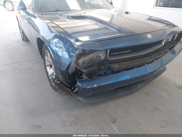 45694229 :رقم المزاد ، 2B3CJ4DV1AH205851 vin ، 2010 Dodge Challenger Se مزاد بيع
