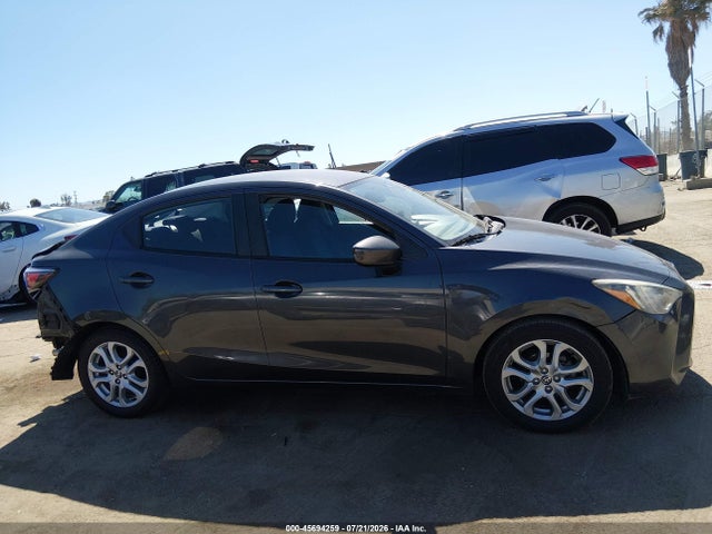 Scion IA 2016 3MYDLBZV7GY118759 Image 13
