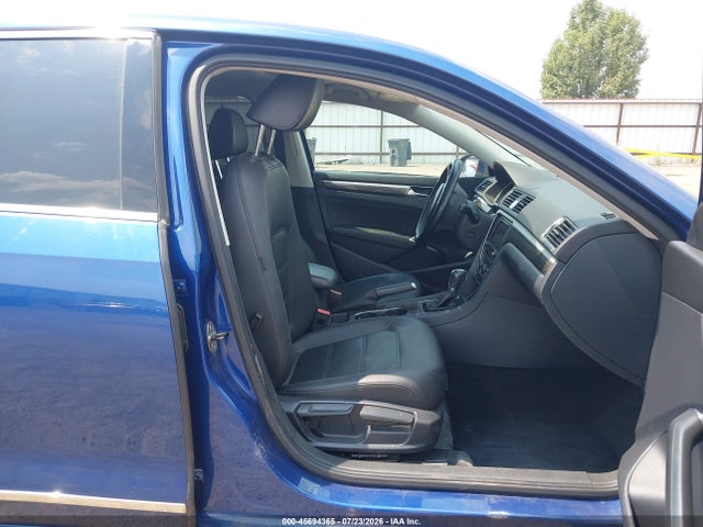 1VWBT7A30HC025070 Volkswagen Passat 1.8t Se