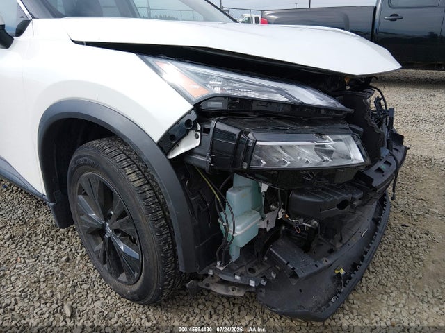 5N1AT3BA2MC710567 Nissan Rogue Sv Fwd