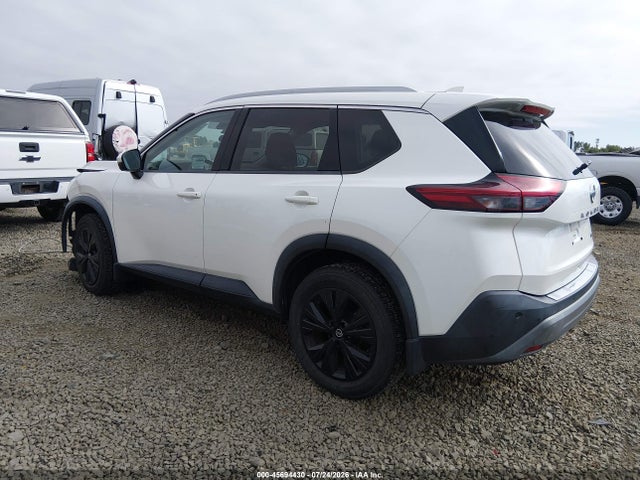 5N1AT3BA2MC710567 Nissan Rogue Sv Fwd