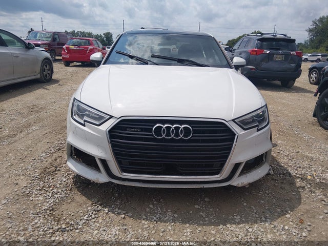 2017 Audi A3 Premium Plus მანქანა იყიდება აუქციონზე, vin: WAUJ8GFF1H1048594, აუქციონის ნომერი: 45694466