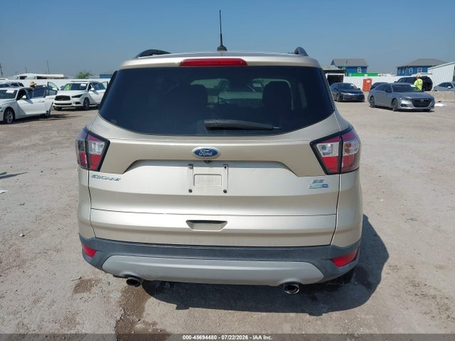 45694480 :رقم المزاد ، 1FMCU9GD4JUC80252 vin ، 2018 Ford Escape Se مزاد بيع