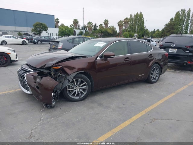 Lexus ES 300H 2018 JTHBW1GG4J2169457 Image 2