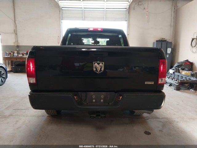 1C6RR6KG6KS661136 RAM 1500 Classic Tradesman 4x2 5&#039;7 Box