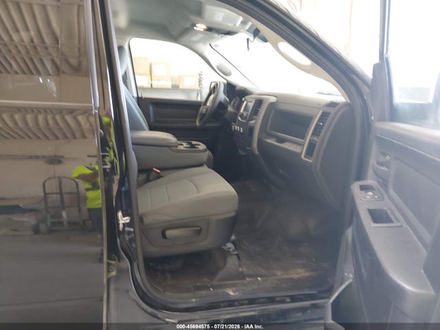 1C6RR6KG6KS661136 RAM 1500 Classic Tradesman 4x2 5&#039;7 Box