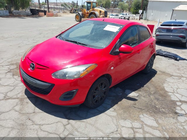 Mazda Mazda2 Sport 2014 JM1DE1KZXE0174301 Image 2
