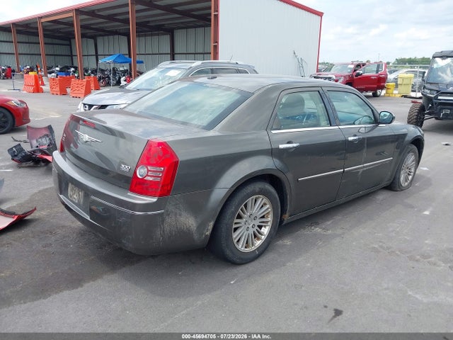 45694705 :رقم المزاد ، 2C3CA5CV5AH241603 vin ، 2010 Chrysler 300 Touring/signature Series/executive Series مزاد بيع