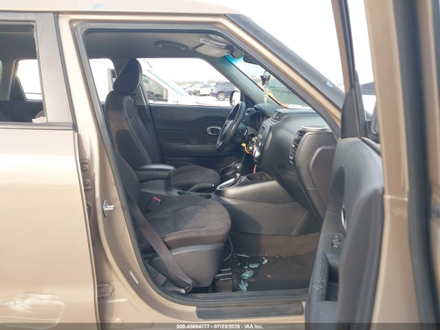 45694777 :رقم المزاد ، KNDJN2A2XF7204807 vin ، 2015 Kia Soul مزاد بيع