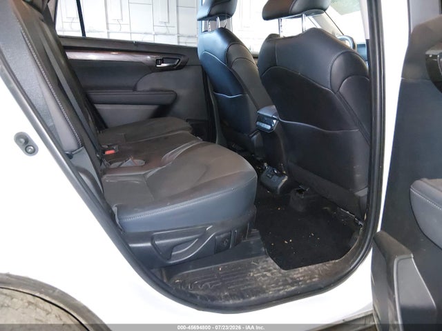 5TDDZRBH3NS593730 Toyota Highlander Limited