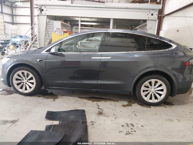 Продаж на аукціоні авто 2016 Tesla Model X 60d/70d/75d/90d, vin: 5YJXCDE24GF025910, номер лоту: 45694837