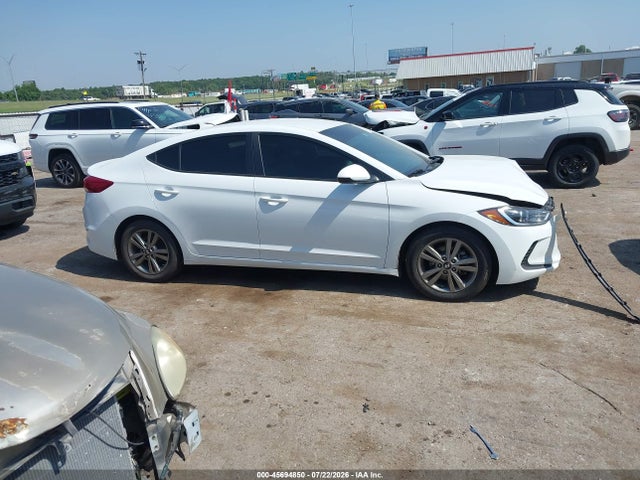 Продаж на аукціоні авто 2018 Hyundai Elantra Sel, vin: 5NPD84LF7JH315951, номер лоту: 45694850