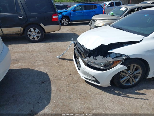 Продаж на аукціоні авто 2018 Hyundai Elantra Sel, vin: 5NPD84LF7JH315951, номер лоту: 45694850