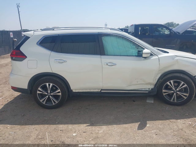 45694930 :رقم المزاد ، 5N1AT2MT6HC808645 vin ، 2017 Nissan Rogue Sl مزاد بيع