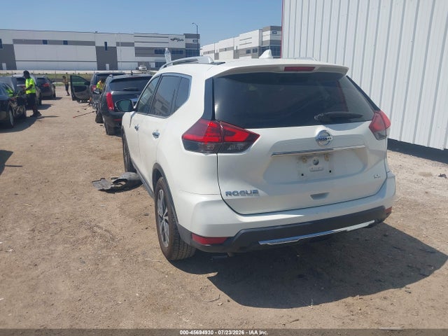45694930 :رقم المزاد ، 5N1AT2MT6HC808645 vin ، 2017 Nissan Rogue Sl مزاد بيع