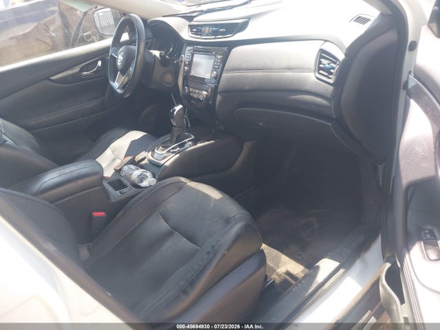45694930 :رقم المزاد ، 5N1AT2MT6HC808645 vin ، 2017 Nissan Rogue Sl مزاد بيع