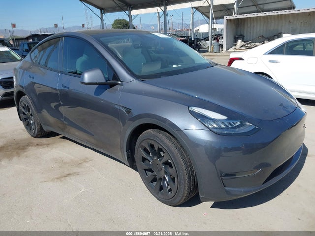 Продажа на аукционе авто 2023 Tesla Model Y Awd/long Range Dual Motor All-wheel Drive, vin: 7SAYGDEE5PF605673, номер лота: 45694957