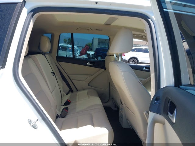 WVGRV7AX9HW503608 Volkswagen Tiguan 2.0t Wolfsburg Edition