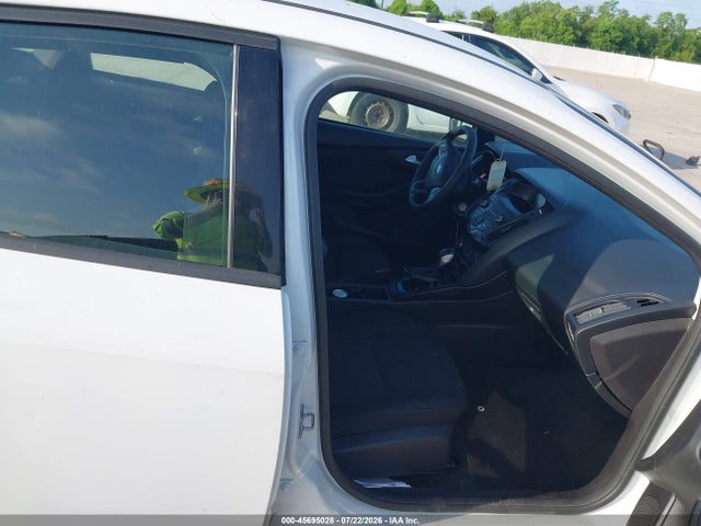 Ford FOCUS SE 2018 1FADP3K2XJL272445 Image 5