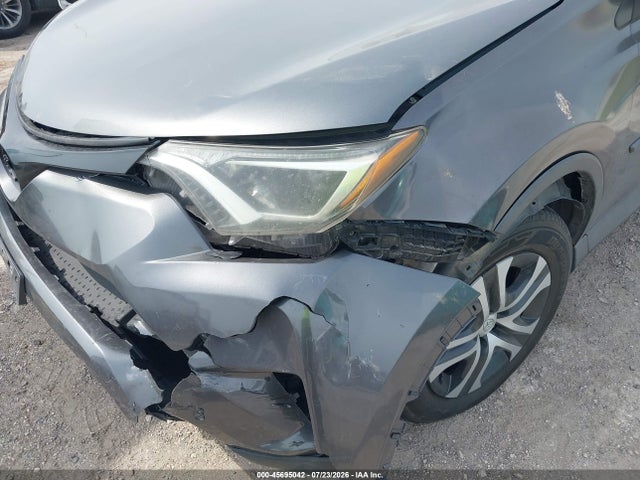 Toyota RAV4 LE 2017 2T3ZFREV7HW341658 Image 6