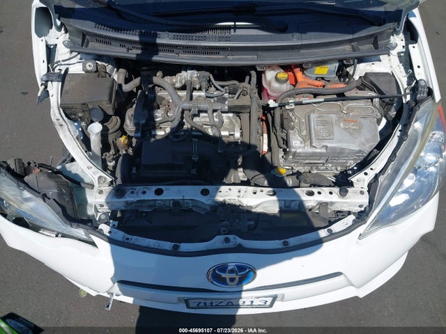 Toyota Prius C Four 2014 JTDKDTB3XE1076784 Image 10