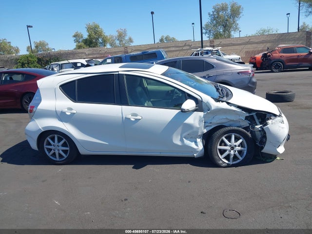 Toyota Prius C Four 2014 JTDKDTB3XE1076784 Image 13