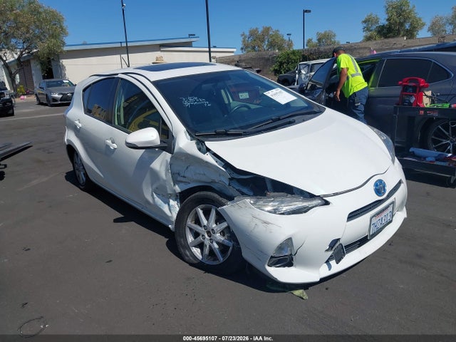 Toyota Prius C Four 2014 JTDKDTB3XE1076784 Image 6