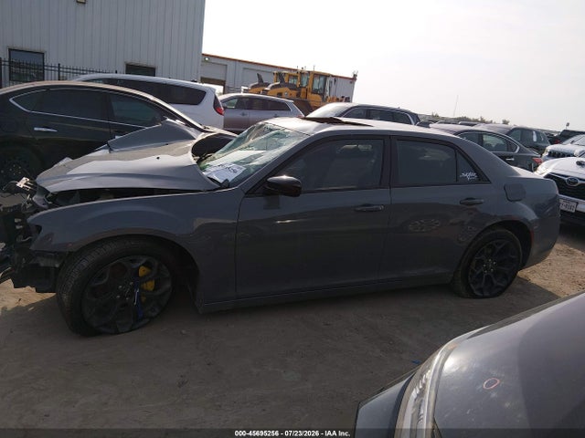 45695256 :رقم المزاد ، 2C3CCAAG0KH590922 vin ، 2019 Chrysler 300 Touring مزاد بيع