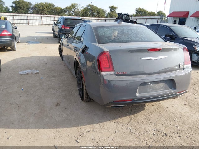 45695256 :رقم المزاد ، 2C3CCAAG0KH590922 vin ، 2019 Chrysler 300 Touring مزاد بيع