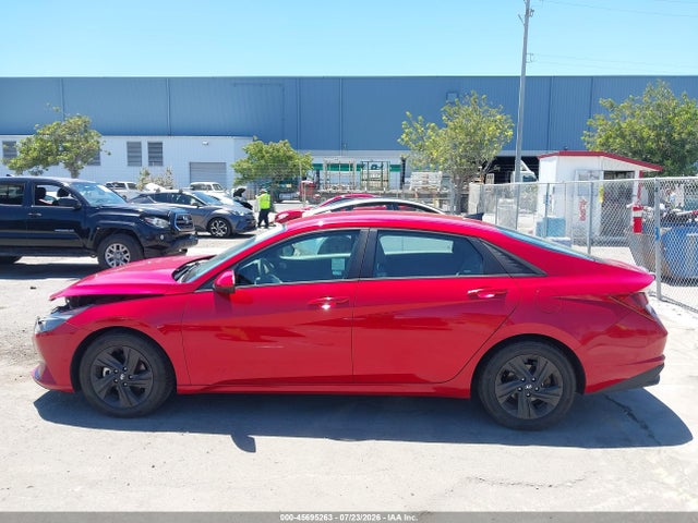 5NPLM4AG5NH057583 Hyundai ELANTRA SEL