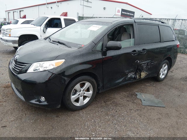 Toyota Sienna Le 8 Passenger 2016 5TDKK3DC9GS756720 Image 2