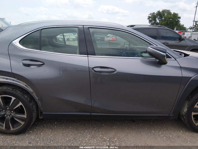 Auction sale of the 2019 Lexus Ux 200, vin: JTHY3JBH6K2015207, lot number: 45695370